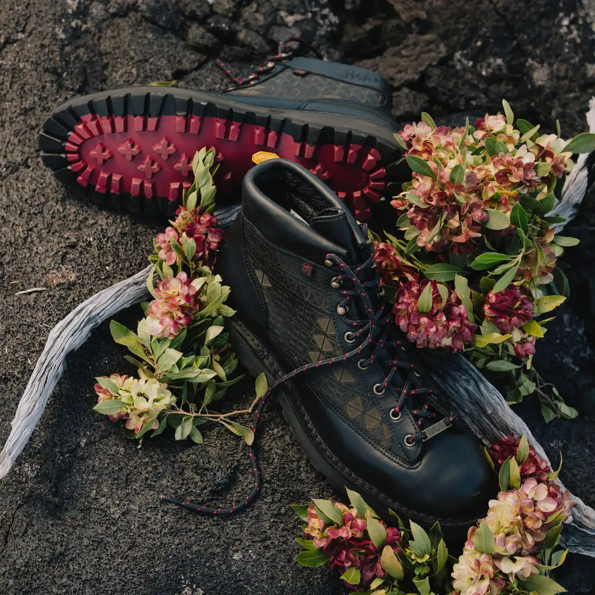 Men's Danner Light Sig Zane 'A'ali'i